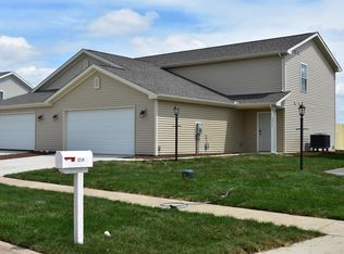 3317 Boulder Ridge Dr, Champaign, IL 61822