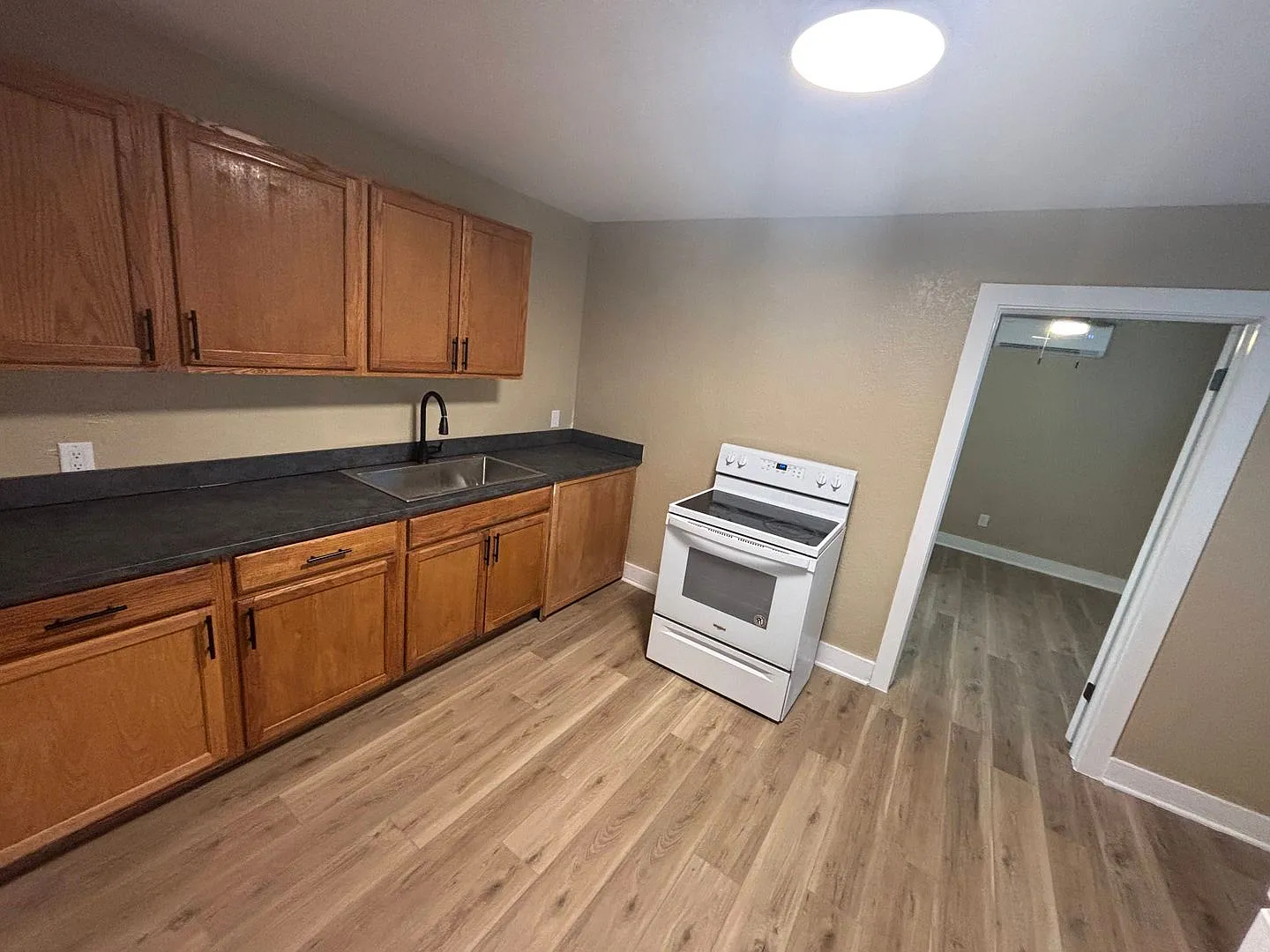 Miller Apartments — Photo 3