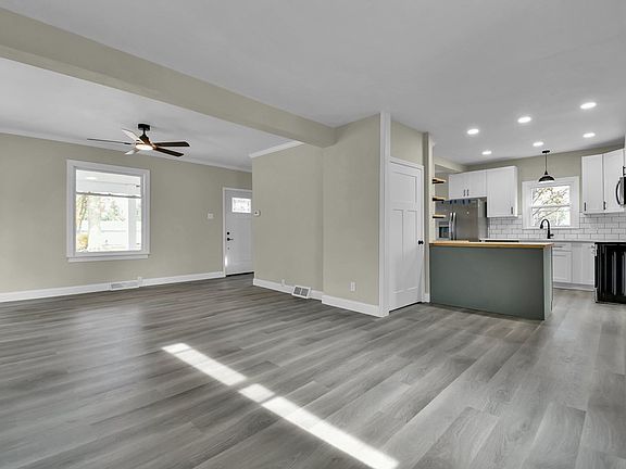 5th image of 453 E Mansfield St