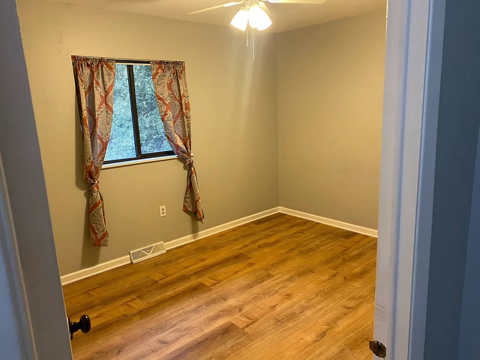 4 bed, 1466 sqft, $3,000 — Photo 3
