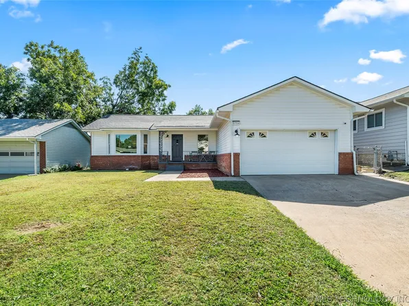 5754 E 24th Pl, Tulsa, OK 74114