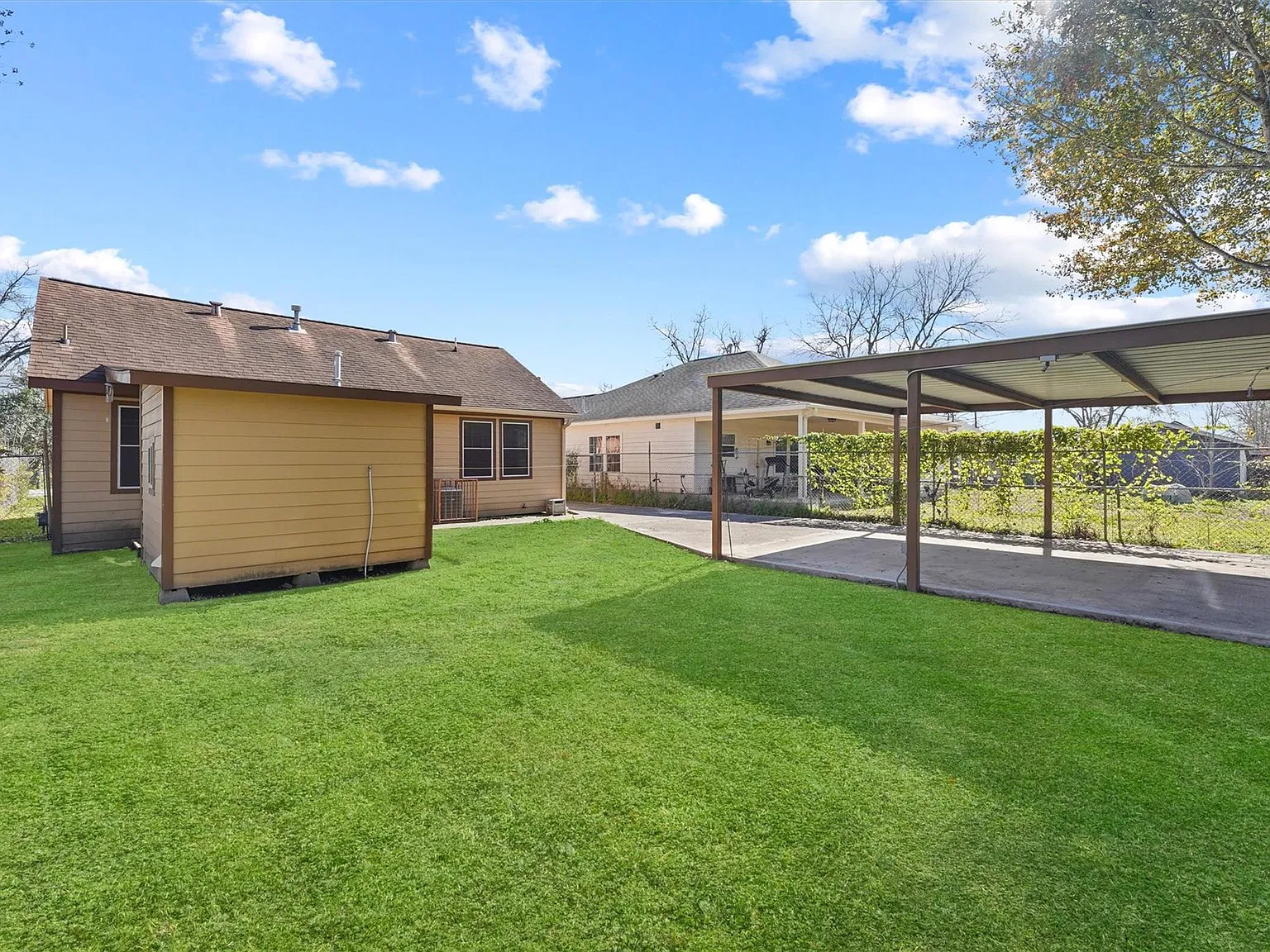 3 bed, 1.0 bath, 1186 sqft, $1,500 — Photo 3