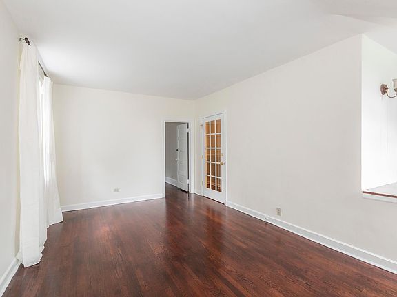 3rd image of 5858 N Talman Ave APT 2R