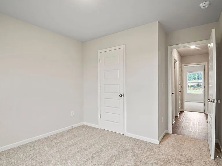 817 Ashford Dr — Photo 16