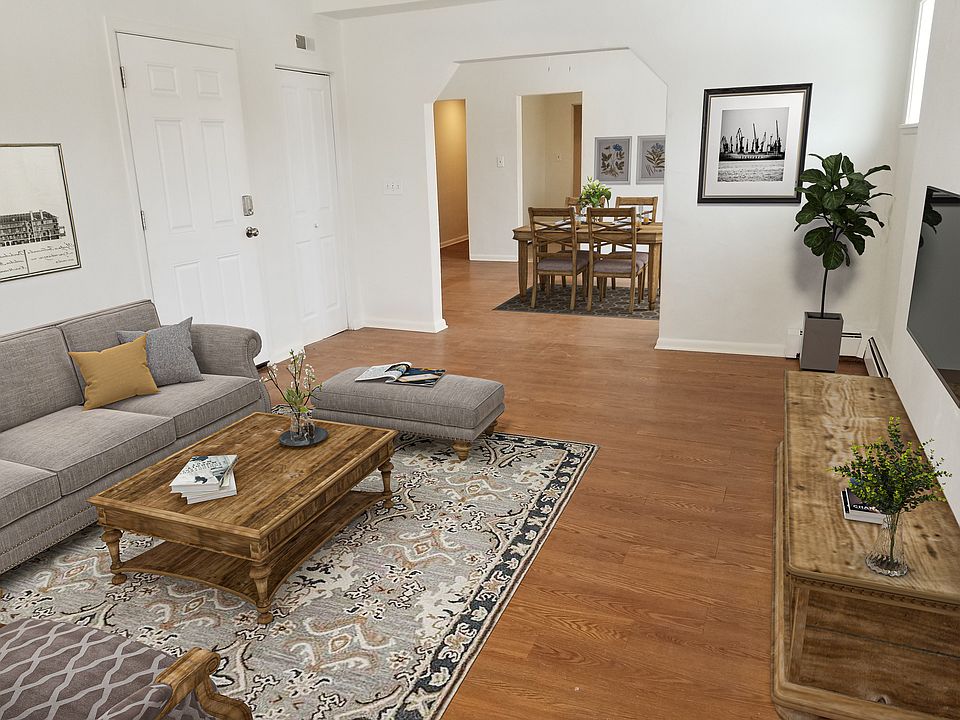 1500 sq. foot apartment! Great large rooms!