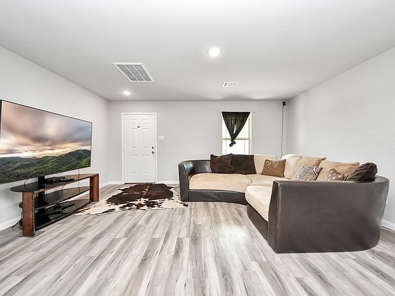 4th image of 1908 Bellview