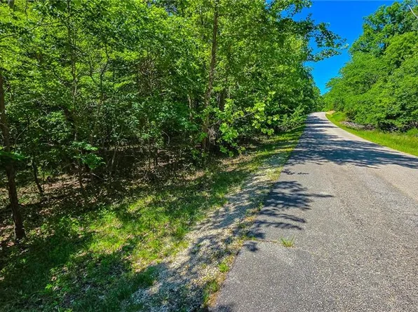 1148 Spring Creek Dr, Sunrise Beach, MO 65079