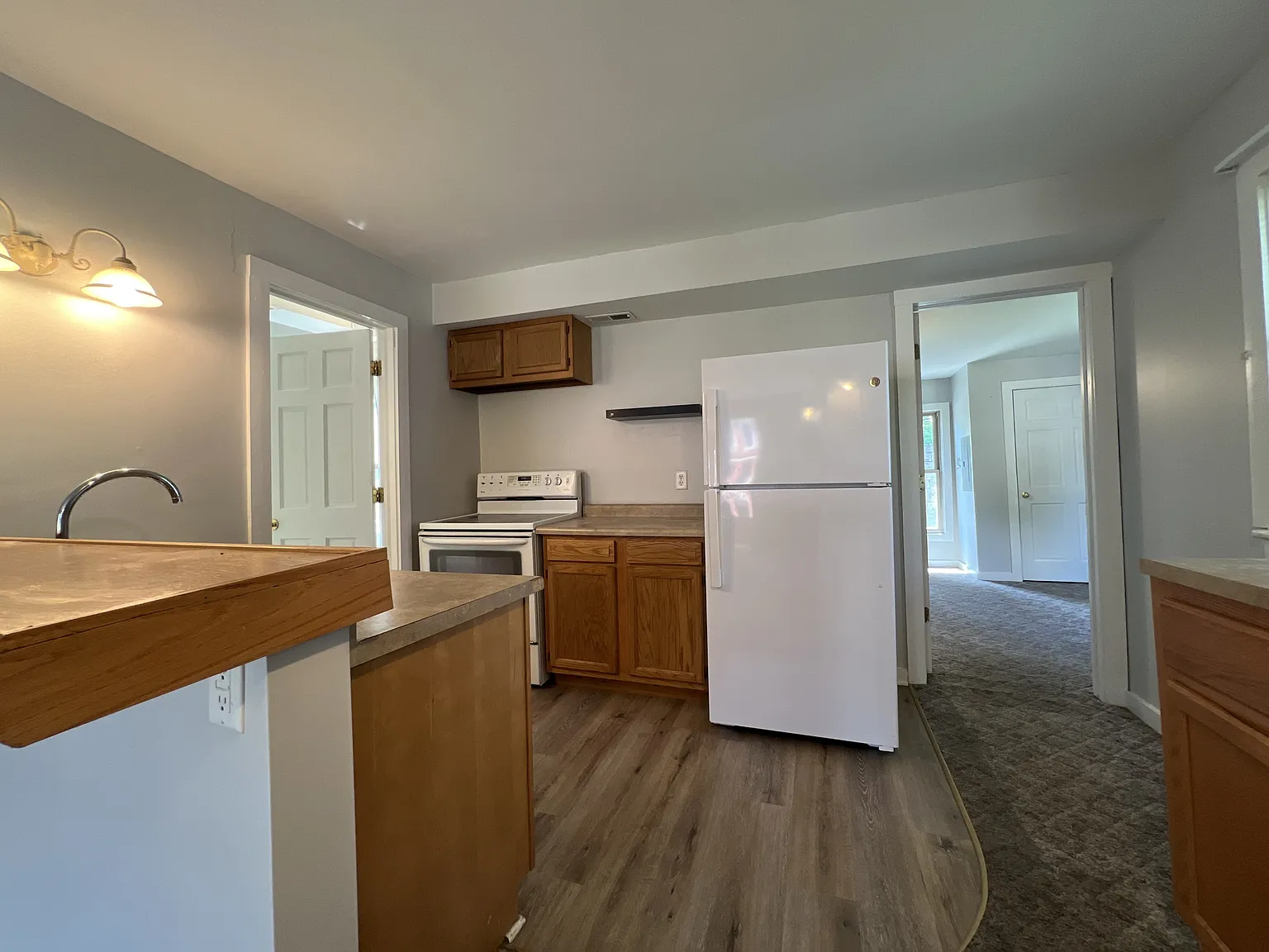 582 Loras Boulevard - 2 — Photo 4