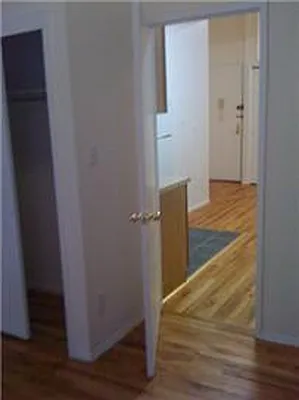 Rented by Adina Realty | media 29