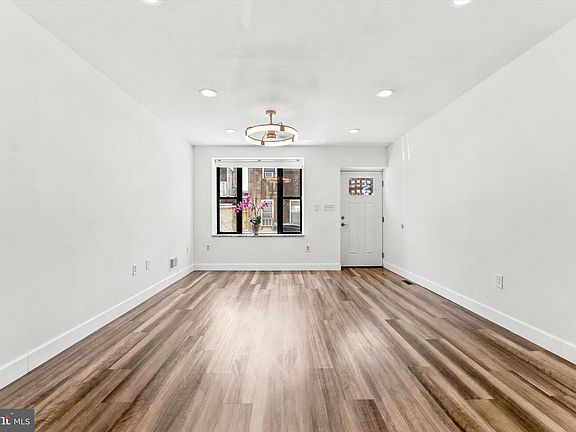 5th image of 601 Watkins St
