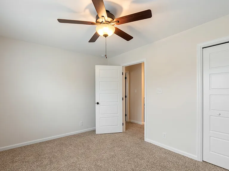 412 Hillside Dr — Photo 17