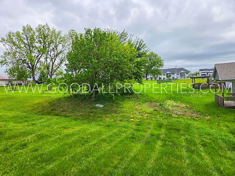 1306 Green Hills Dr — Photo 38