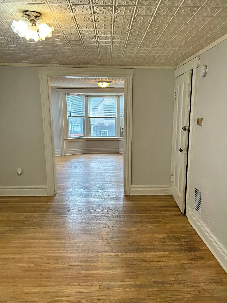 Building Photo - 12 Bly St #2