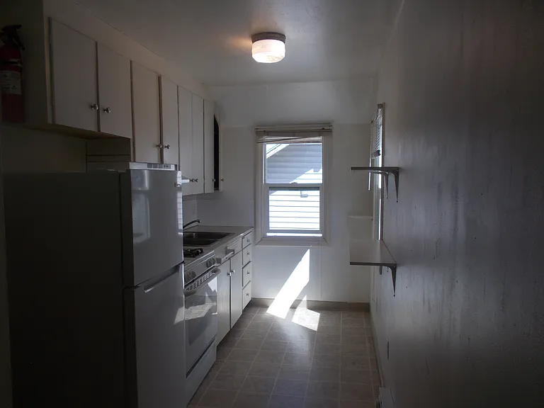 519.5 S Almon St #F — Photo 10