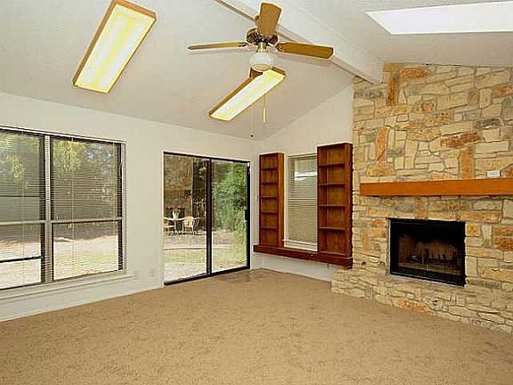 5th image of 5118 Meadow Creek Dr