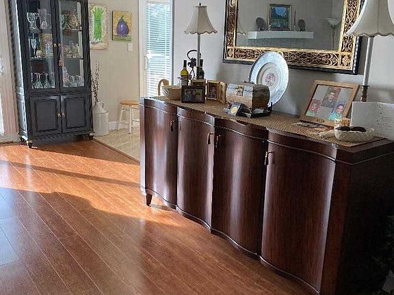 4th image of 71 Northgate Cir