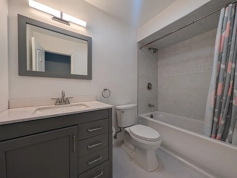 457 2nd St #3 — Photo 9