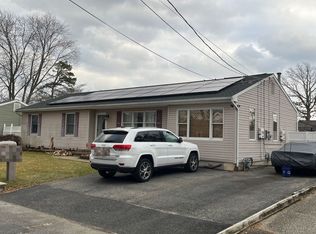 1025 Halliard Ave, Toms River, NJ 08753