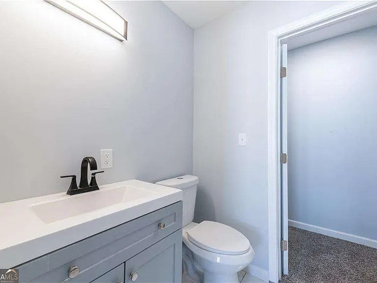 228 W Simon Ter NW — Photo 17