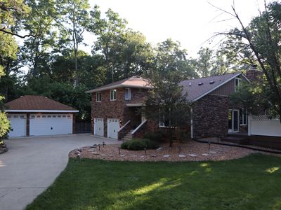(Undisclosed Address), Saint Charles, IL, 60175