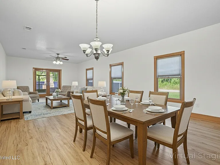 15301 Parker Rd — Photo 19