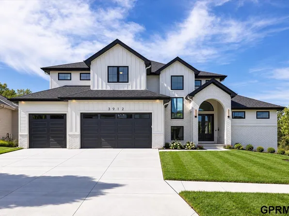 3912 S 213th Ave, Elkhorn, NE 68022