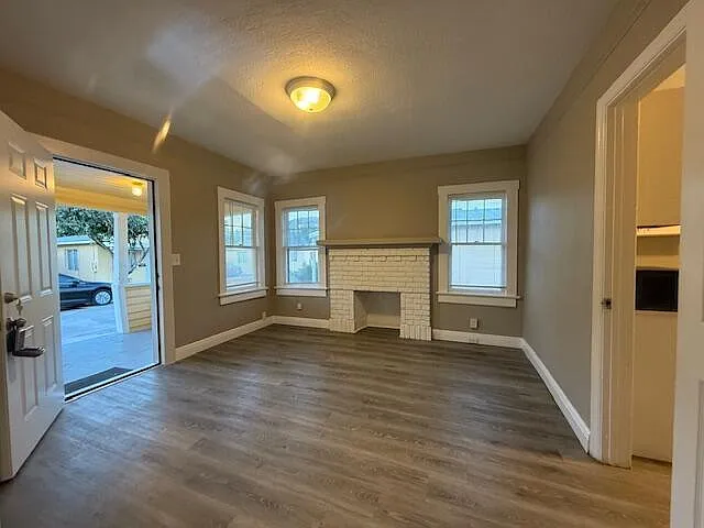 400 Metcalf Ct — Photo 9