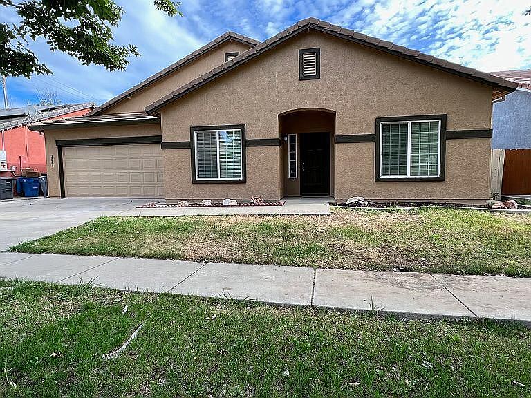 1st image of 2061 Woodland Dr