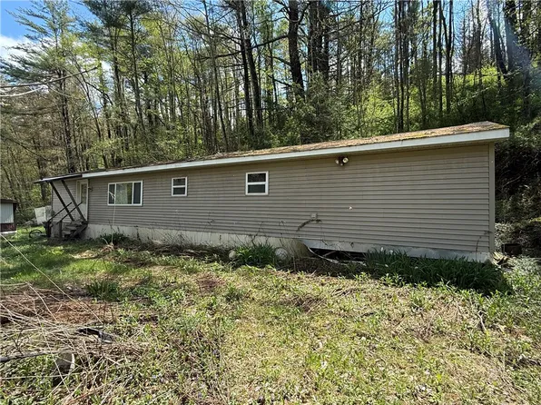 2602-2606 Bailey Creek Rd, Corning, NY 14830