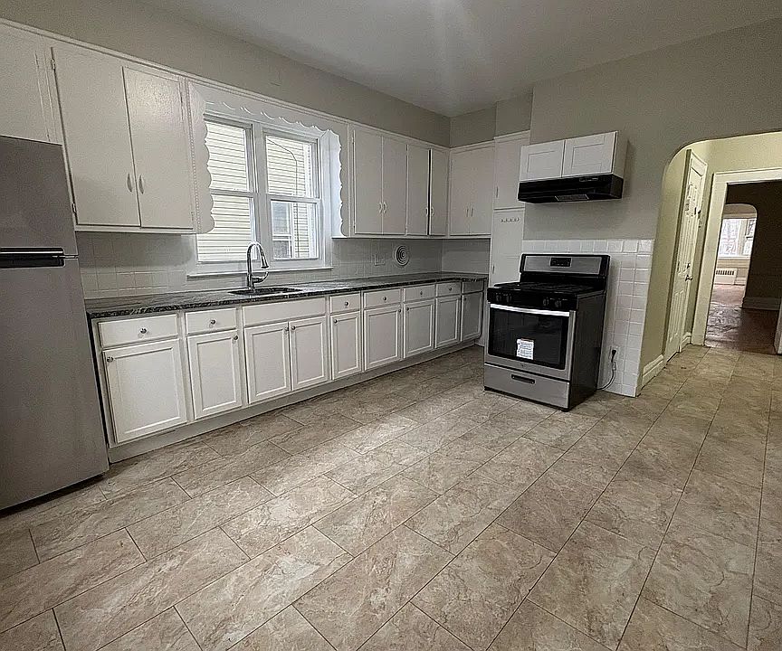 1st image of 878 S 20th St #6C