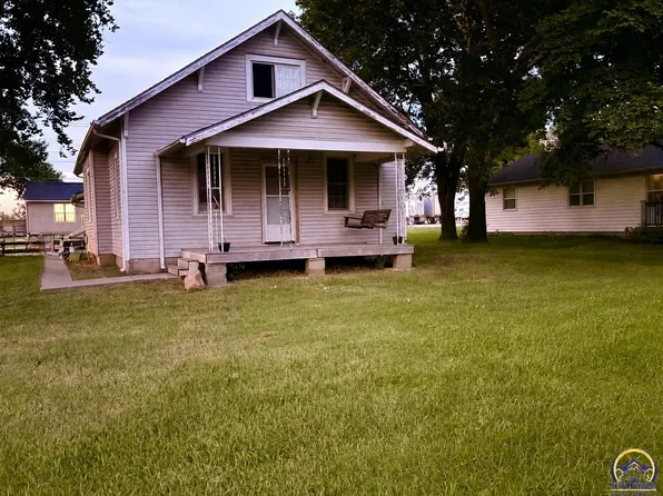 104 Lakin St, Osage City, KS 66523