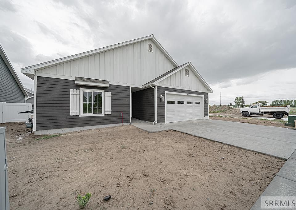 1st image of 567 Bitter Root St