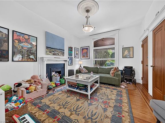 5th image of 148 Markland St