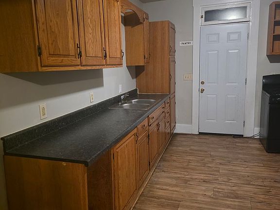 5th image of 665 Saint Joseph St