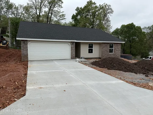 2004 Sally Ann Ave, Neosho, MO 64850