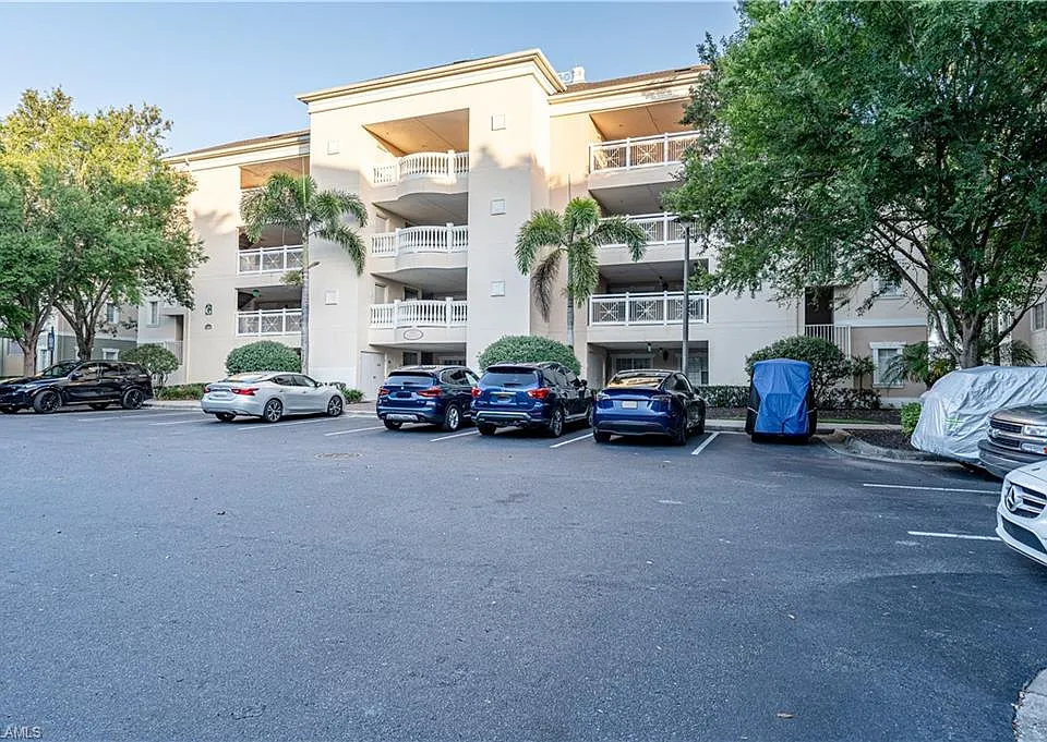 1362 Centre Court Ridge Dr #101
