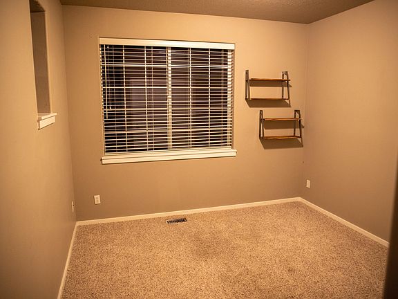 5th image of 7158 NE Cherry Dr
