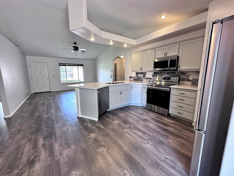 406 Pietra Way — Photo 6