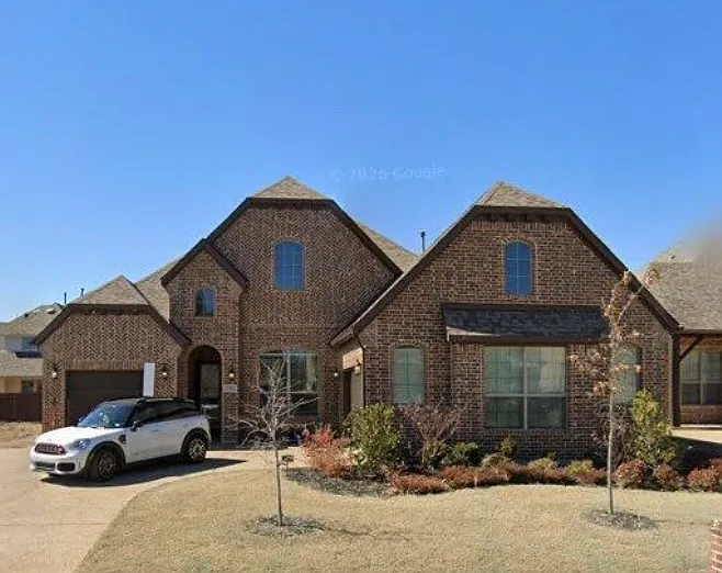 3315 Royal Ridge Dr — Photo 1
