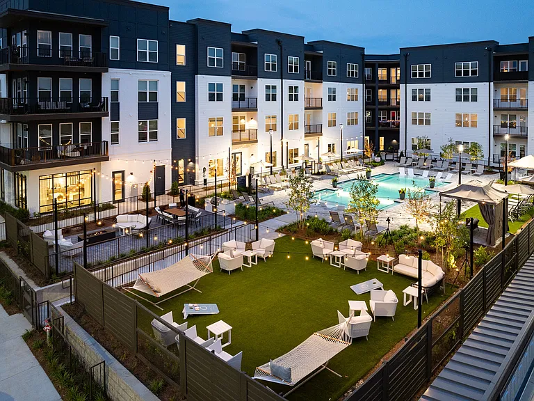 Solis Gainesville — Photo 19