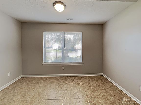 4th image of 3726 Bonn Blvd