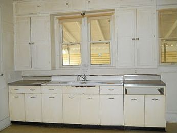 4th image of 515 W 2nd St
