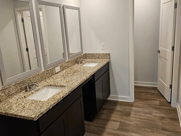 1205 Hibiscus Way — Photo 2