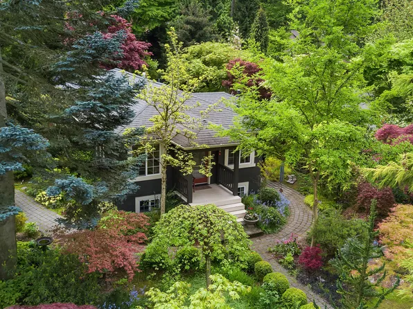 12429 NE 70th St, Kirkland, WA 98033