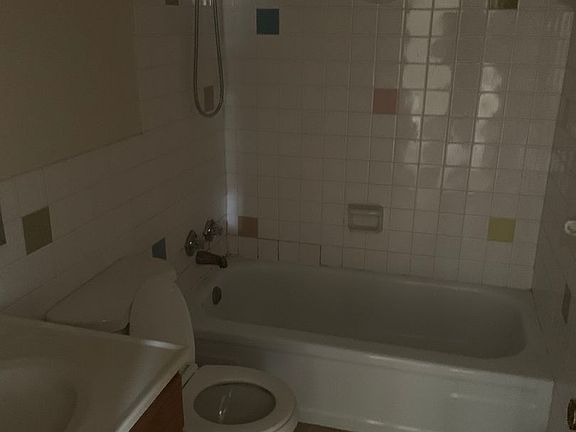 4th image of 2472 Lexington Ave