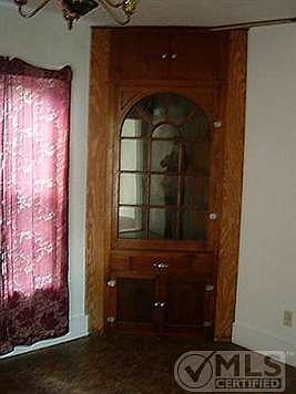 5th image of 406 Mulberry Ave