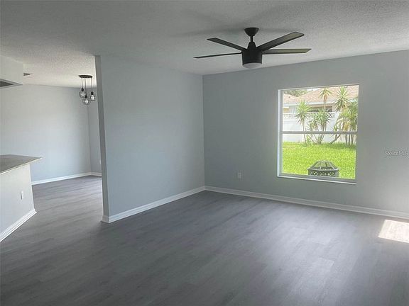 5th image of 2421 Ashecroft Dr