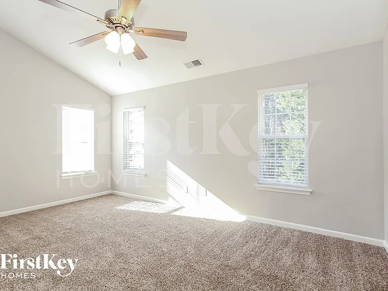 6015 Forest Pond Dr — Photo 8