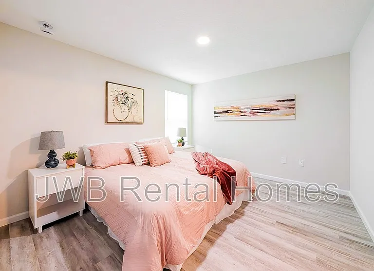 1284 Pangola Dr — Photo 8