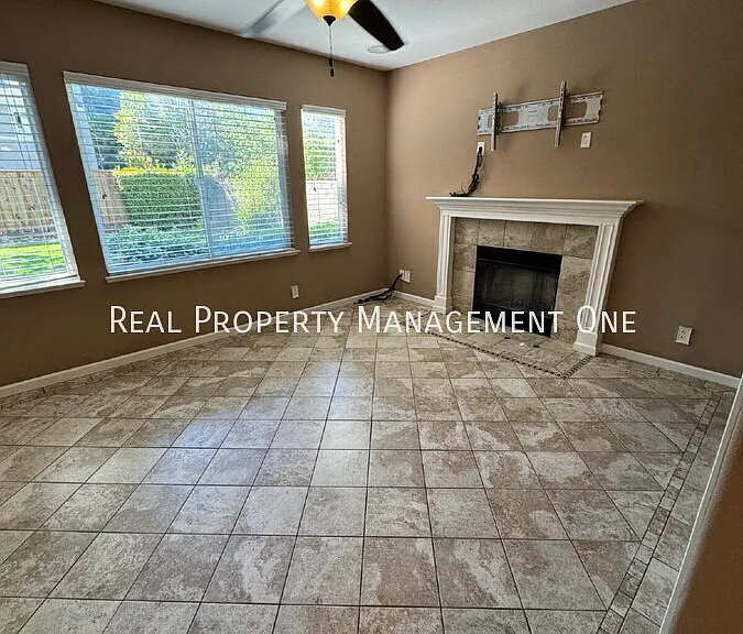 1185 Shadowcliff Ct — Photo 7